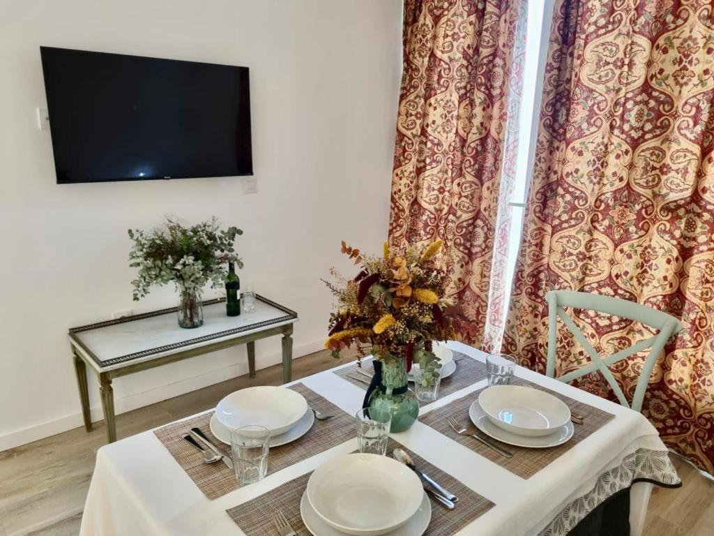 Apartamentos Rg Hospital Valme Sevilla Buitenkant foto