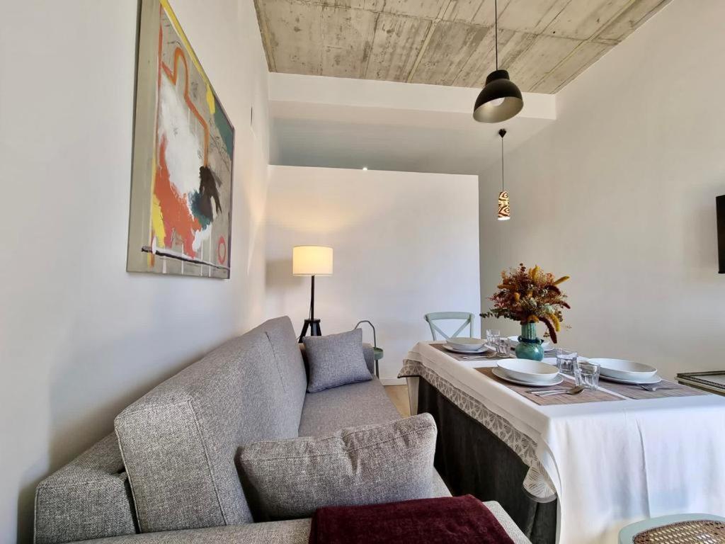 Apartamentos Rg Hospital Valme Sevilla Buitenkant foto