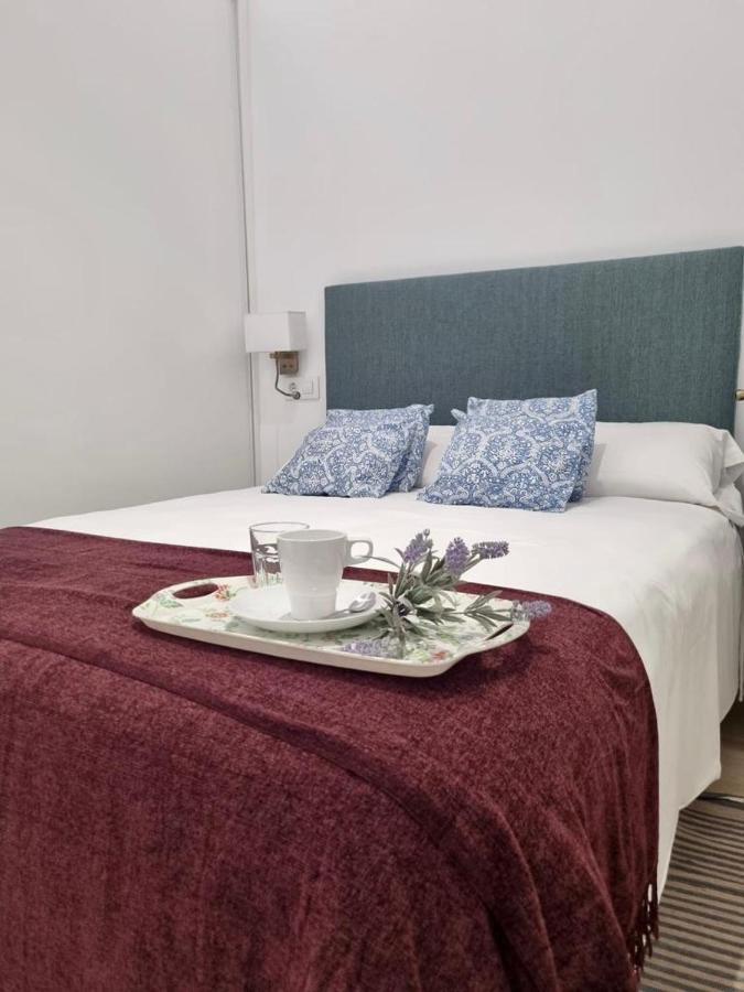 Apartamentos Rg Hospital Valme Sevilla Buitenkant foto
