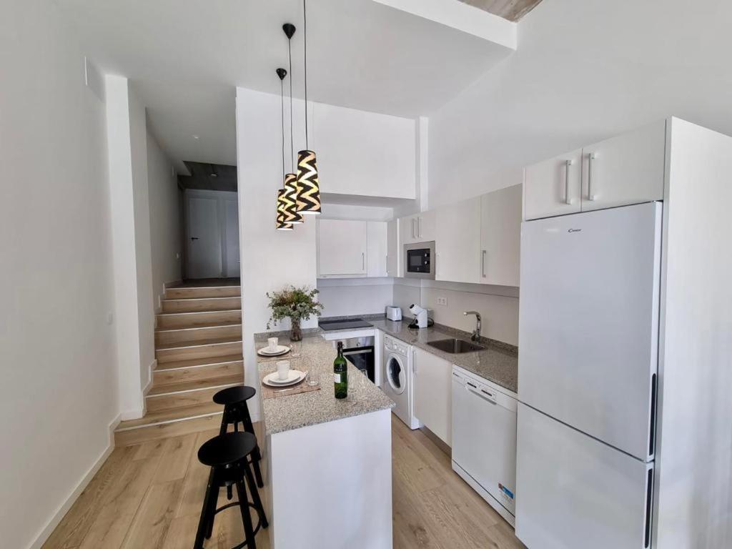 Apartamentos Rg Hospital Valme Sevilla Buitenkant foto
