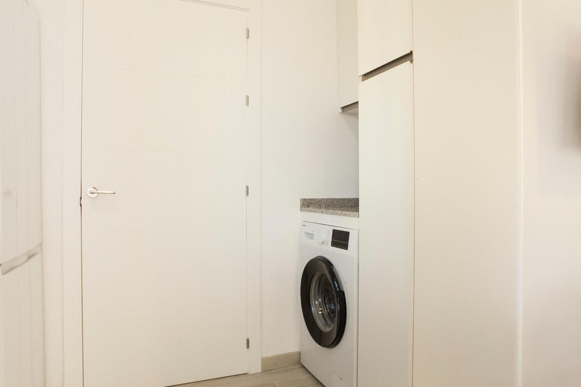Apartamentos Rg Hospital Valme Sevilla Buitenkant foto