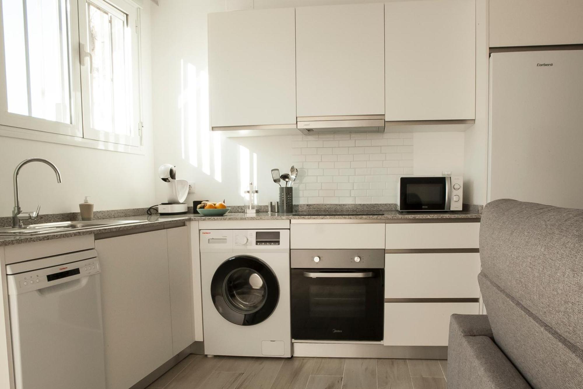 Apartamentos Rg Hospital Valme Sevilla Buitenkant foto