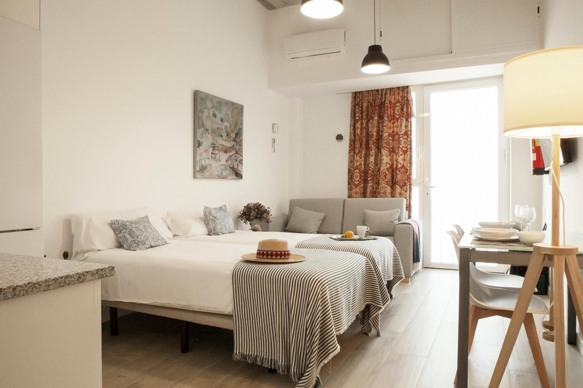 Apartamentos Rg Hospital Valme Sevilla Buitenkant foto