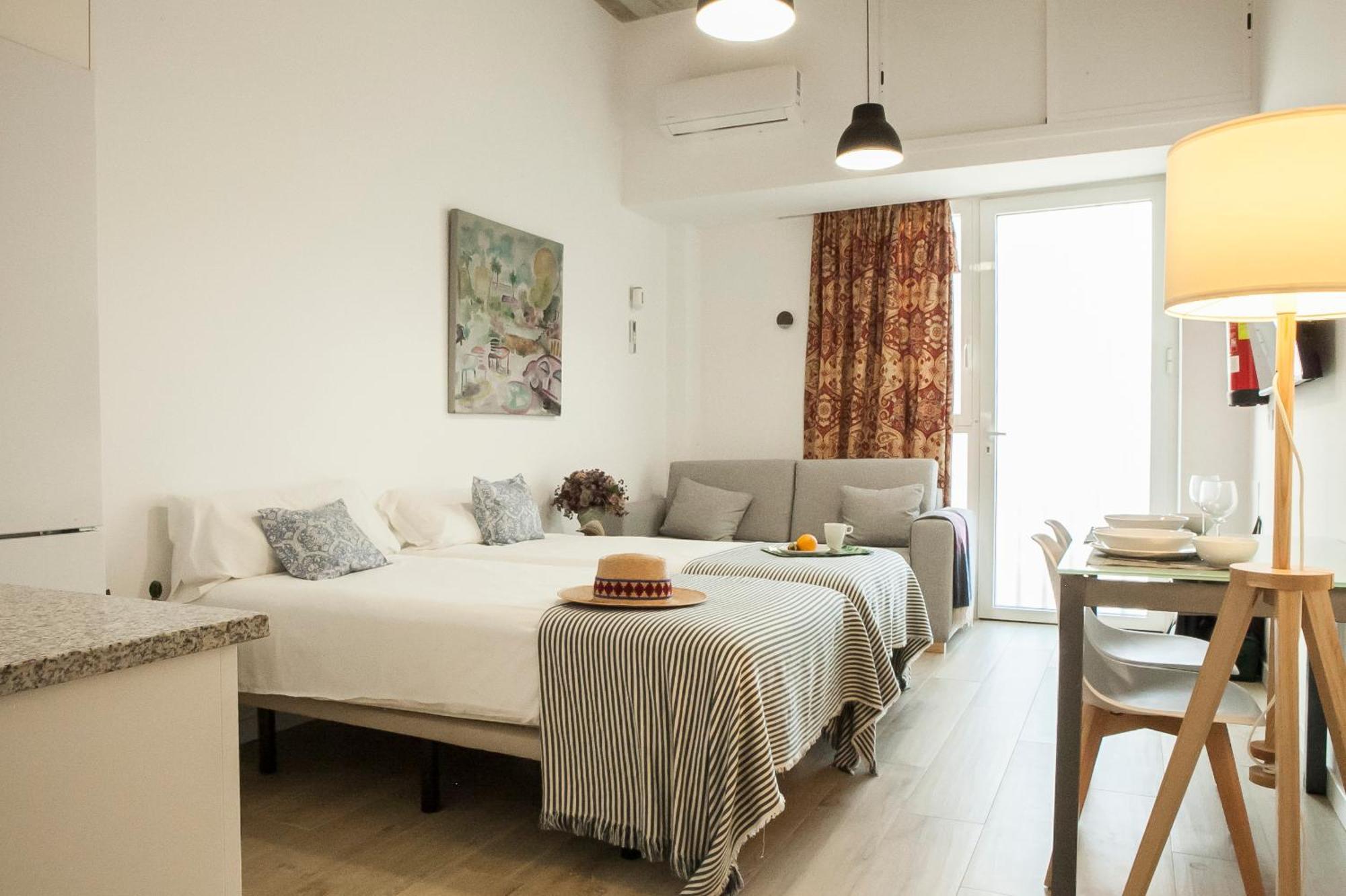 Apartamentos Rg Hospital Valme Sevilla Buitenkant foto